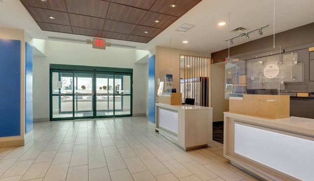 Holiday Inn Express & Suites Montpelier by IHG