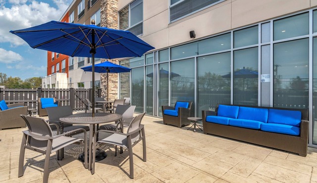 Holiday Inn Express & Suites Lancaster - Mount Joy by IHG