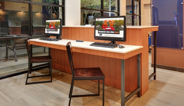 Holiday Inn Express & Suites Austin Round Rock by IHG