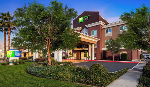 Holiday Inn Express & Suites Sacramento NE Cal Expo by IHG