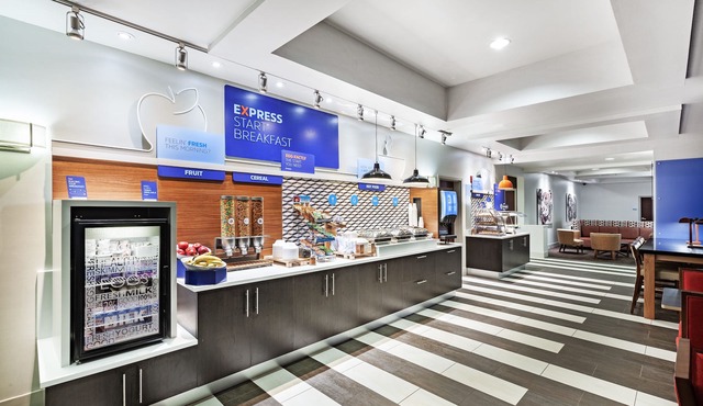 Holiday Inn Express & Suites Shreveport South Park Plaza by IHG