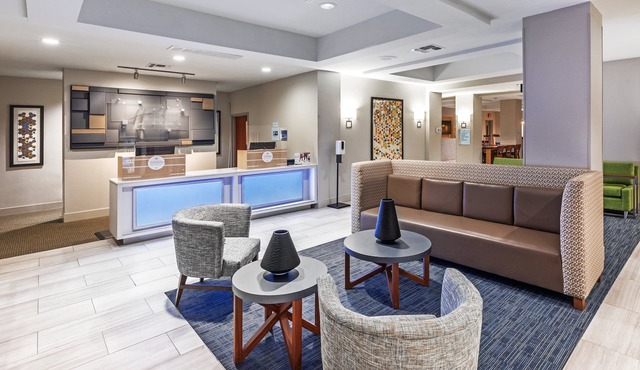 Holiday Inn Express & Suites West by IHG