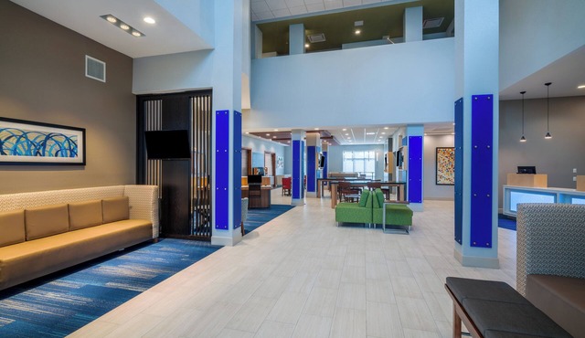 Holiday Inn Express & Suites St Peters by IHG