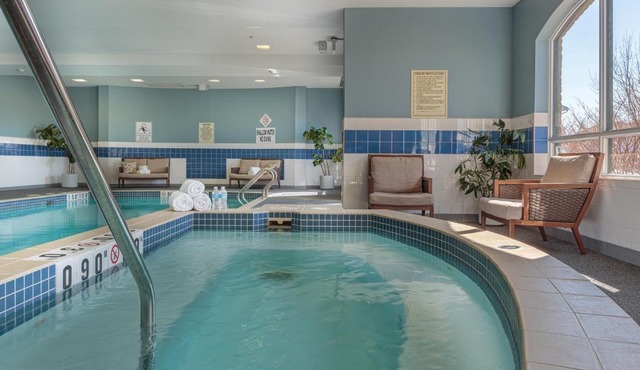 Holiday Inn Express & Suites - Belleville by IHG