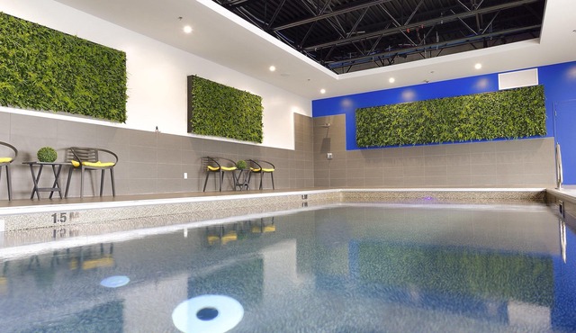 Holiday Inn Express & Suites Vaudreuil by IHG