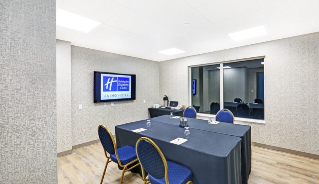 Holiday Inn Express & Suites Woodstock South by IHG