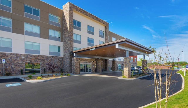 Holiday Inn Express & Suites Abingdon by IHG