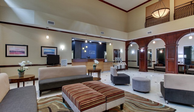 Holiday Inn Express & Suites Allentown West by IHG