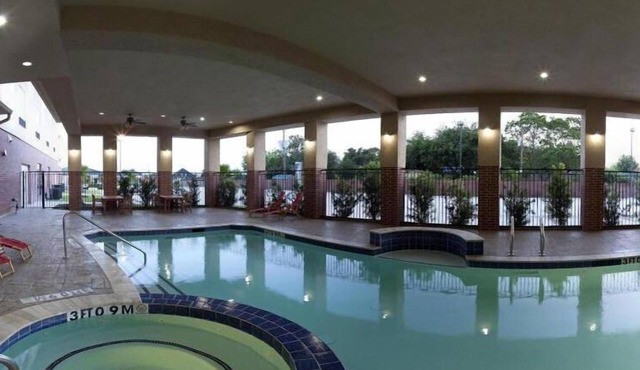Holiday Inn Express & Suites Deer Park by IHG