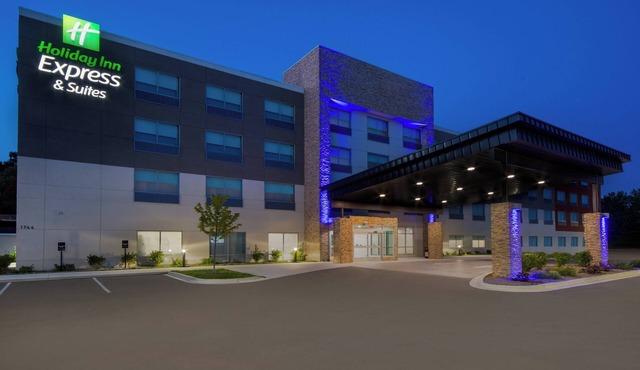 Holiday Inn Express & Suites Muskegon - Grand Haven by IHG