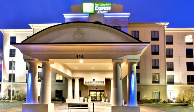 Holiday Inn Express & Suites Oak Ridge by IHG