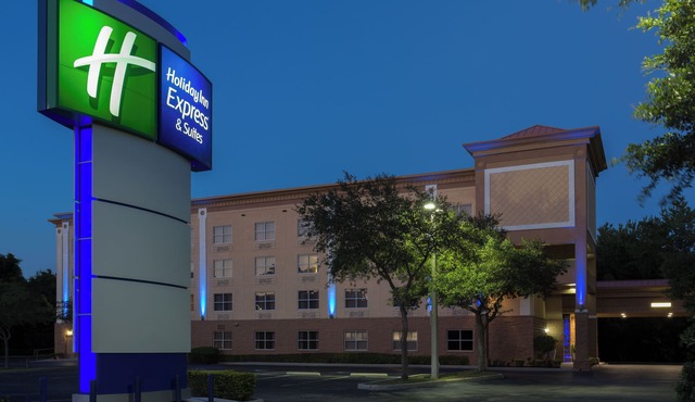 Holiday Inn Express Suites Plant City by IHG