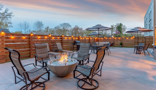 Holiday Inn Express & Suites Scottsburg by IHG