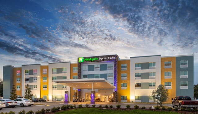 Holiday Inn Express & Suites Wildwood The Villages by IHG