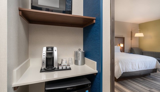 Holiday Inn Express & Suites Brandon by IHG