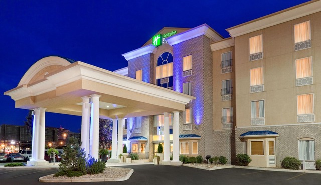 Holiday Inn Express & Suites Saskatoon Centre by IHG
