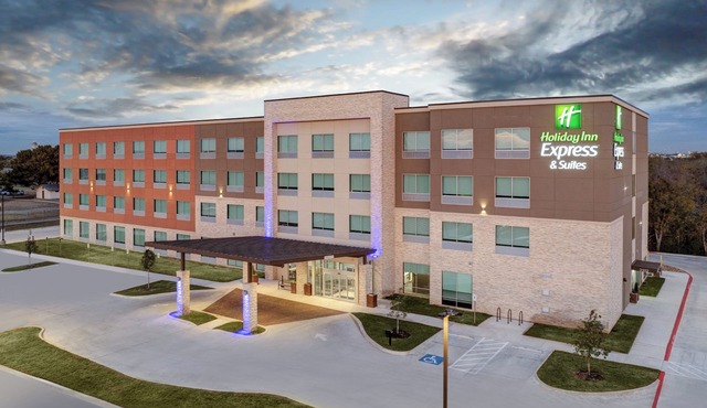 Holiday Inn Express & Suites Austin Airport East by IHG
