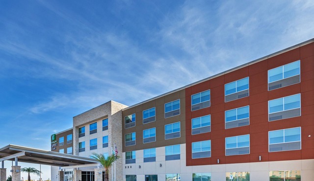 Holiday Inn Express & Suites Brenham South by IHG