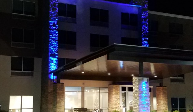 Holiday Inn Express & Suites Decatur by IHG