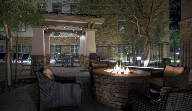 Holiday Inn Express & Suites Phoenix East - Gilbert by IHG