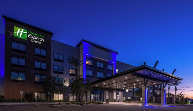Holiday Inn Express & Suites Gilbert Mesa Gateway Airport by IHG