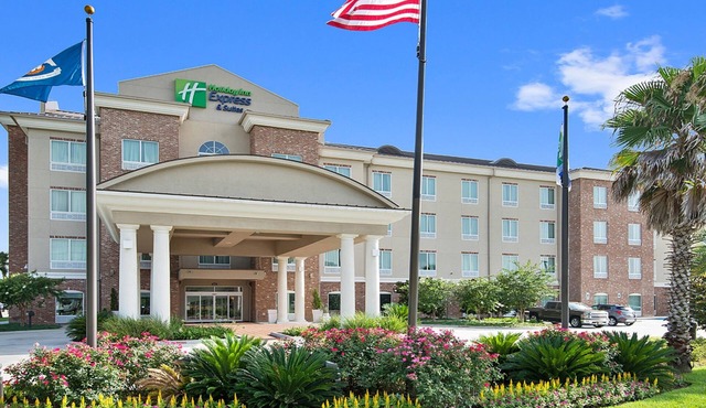 Holiday Inn Express & Suites Gonzales by IHG