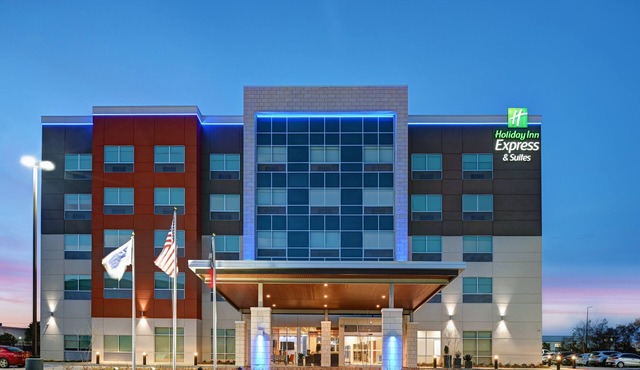 Holiday Inn Express & Suites Houston - Memorial City Centre by IHG
