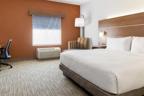 Holiday Inn Express & Suites Las Vegas SW Springvalley by IHG