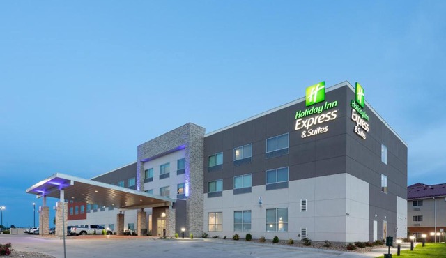 Holiday Inn Express & Suites - Firestone - Longmont by IHG