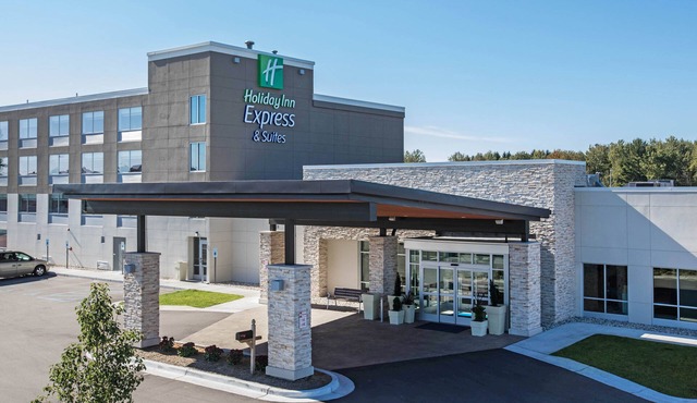 Holiday Inn Express & Suites Ludington by IHG