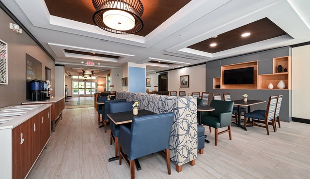 Holiday Inn Express & Suites Charlotte Southeast - Matthews by IHG