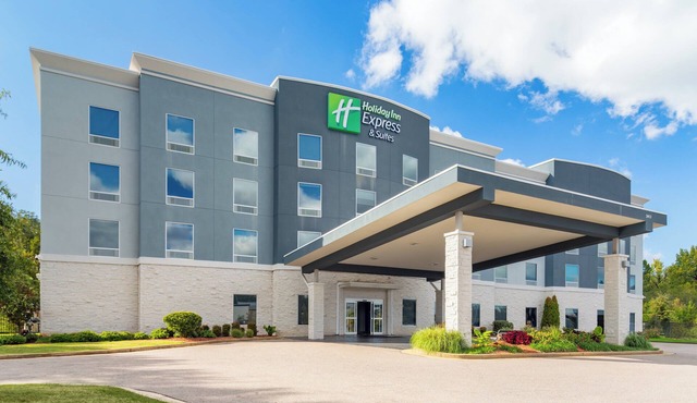Holiday Inn Express & Suites Memphis Arpt Elvis Presley Blv by IHG