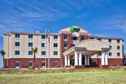 Holiday Inn Express & Suites Moultrie by IHG
