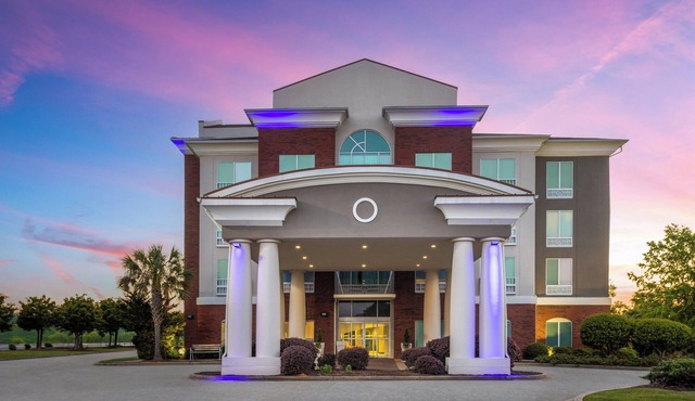 Holiday Inn Express & Suites Newberry by IHG