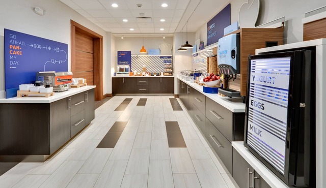 Holiday Inn Express & Suites Fort Worth North - Northlake by IHG