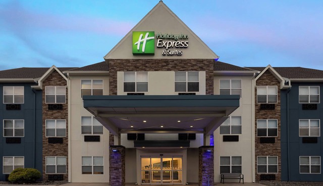 Holiday Inn Express & Suites Wyomissing by IHG