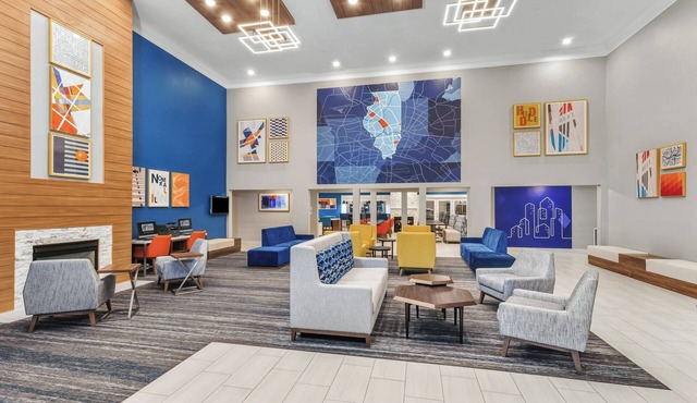 Holiday Inn Express & Suites Bloomington - Normal by IHG