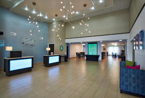 Holiday Inn Express & Suites Birmingham South - Pelham by IHG