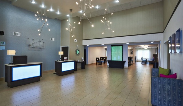 Holiday Inn Express & Suites Birmingham South - Pelham by IHG