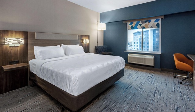 Holiday Inn Express & Suites Vaughan-Southwest by IHG