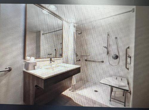 Holiday Inn Express & Suites Central Omaha by IHG