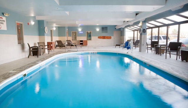 Holiday Inn Express & Suites Dayton-Huber Heights by IHG