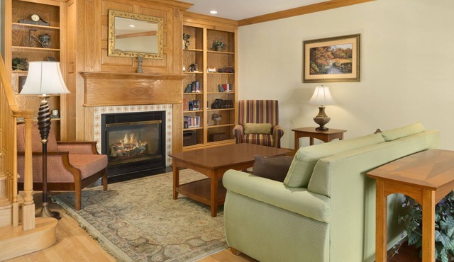 Holiday Inn Express & Suites Elyria by IHG