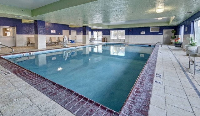 Holiday Inn Express & Suites London by IHG