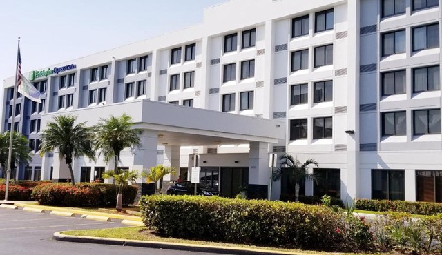 Holiday Inn Express & Suites Miami - Hialeah by IHG