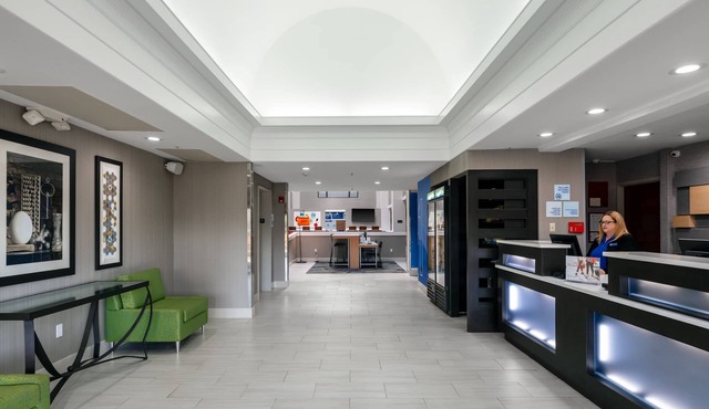 Holiday Inn Express & Suites Milton East I-10 by IHG