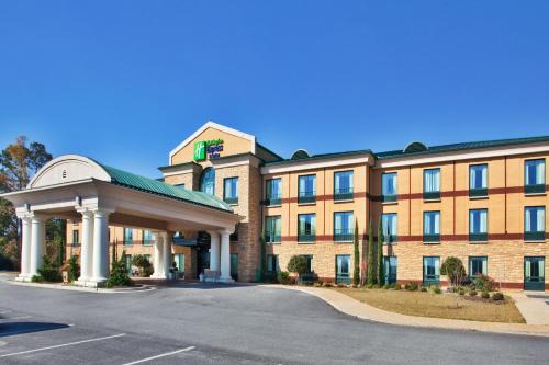 Holiday Inn Express & Suites Macon - I-475 by IHG