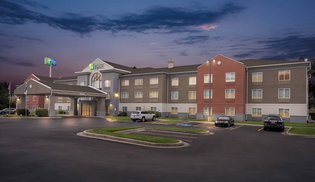 Holiday Inn Express & Suites Ogden by IHG