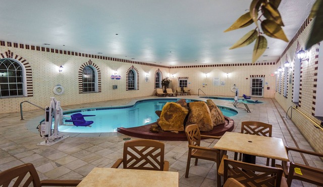 Holiday Inn Express & Suites Pampa by IHG