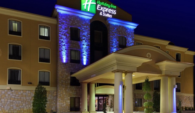 Holiday Inn Express & Suites Paris, Texas by IHG